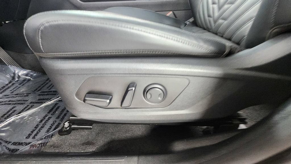 Used 2026 Kia Sportage X-Line w/ X-Line Premium Package AWD/4WD image 11