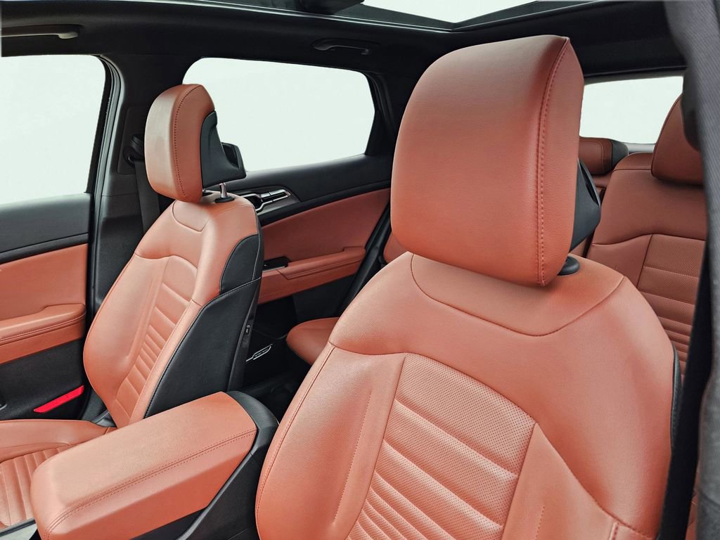 Used 2023 Kia Sportage SX image 18