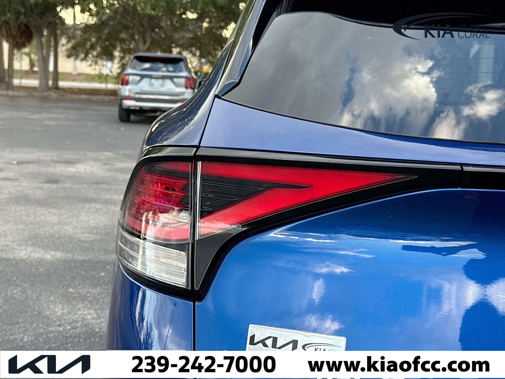 Used 2025 Kia Sportage EX image 10