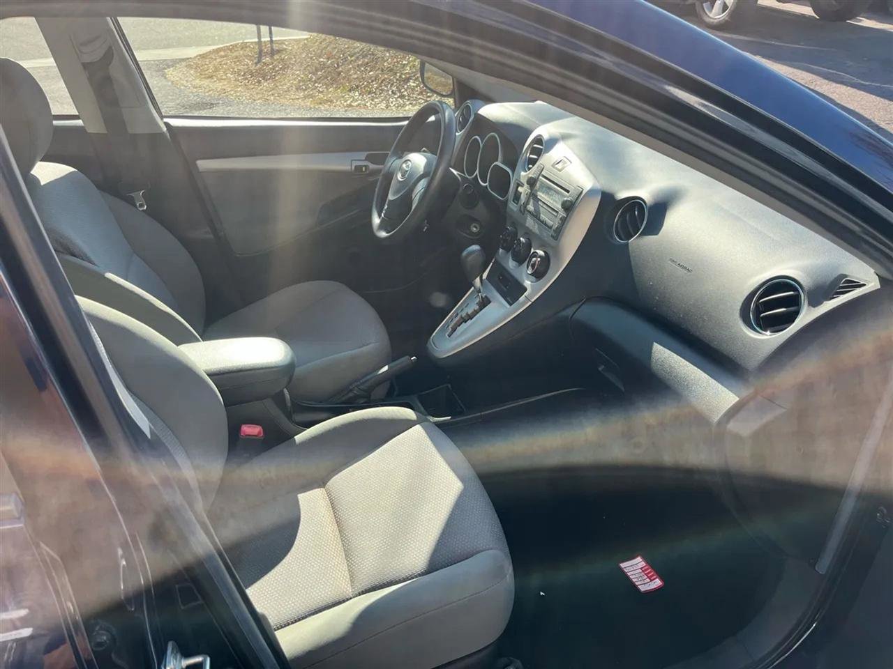 Used 2010 Toyota Matrix image 14