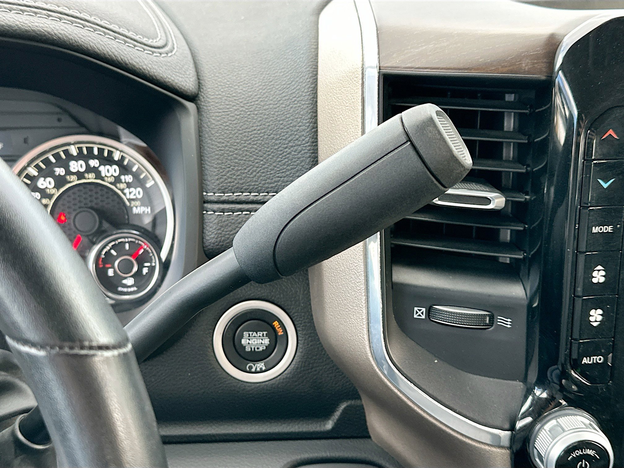 Used 2024 RAM 2500 Laramie image 25