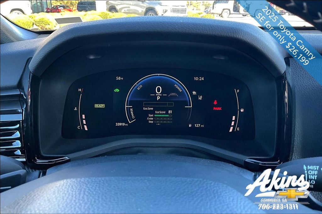 Used 2025 Toyota Camry SE image 11