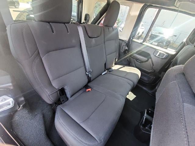 Used 2022 Jeep Wrangler Unlimited Sport AWD/4WD image 25