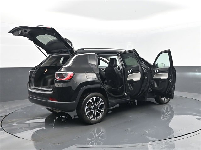 Used 2022 Jeep Compass Limited image 30