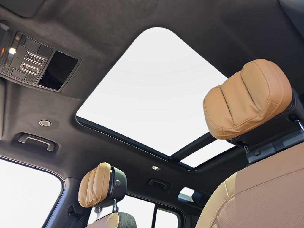 New 2026 Land Rover Defender 110 X AWD/4WD image 31
