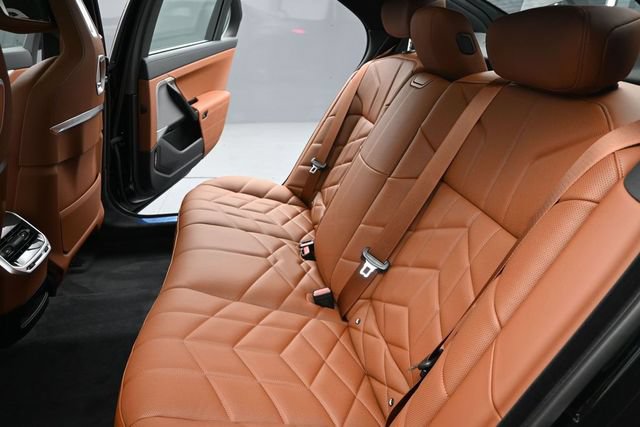 New 2026 BMW 740i w/ Executive Package RWD image 24