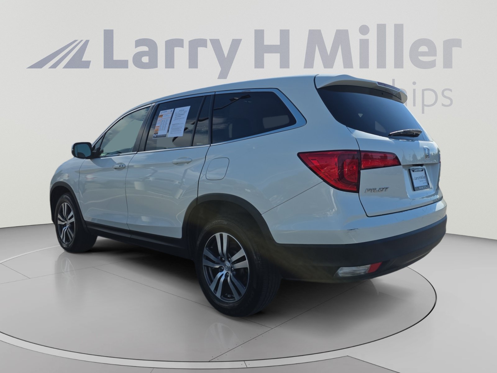 Used 2016 Honda Pilot EX image 3