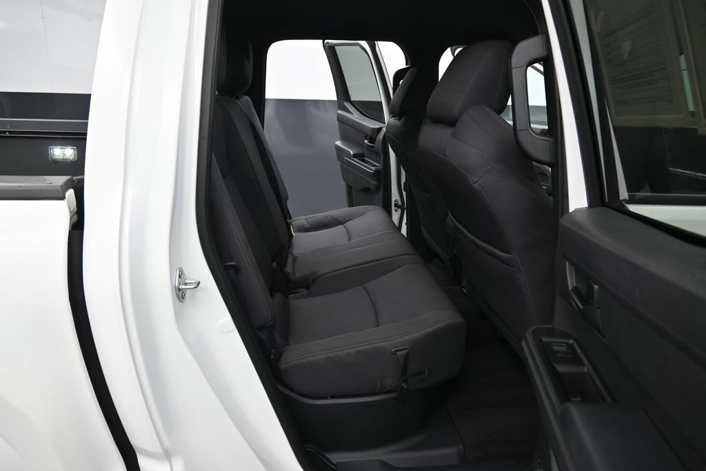 Used 2025 Toyota Tacoma SR5 AWD/4WD image 29