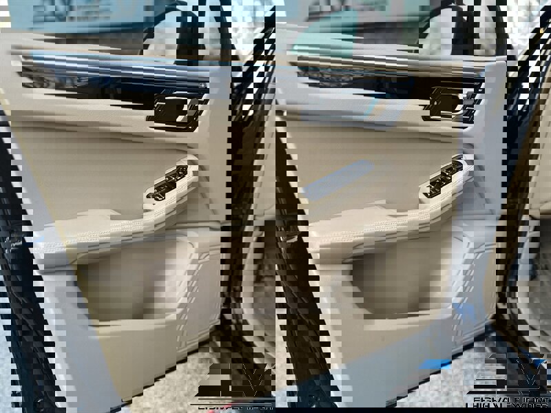 Used 2016 Porsche Macan S AWD/4WD image 19