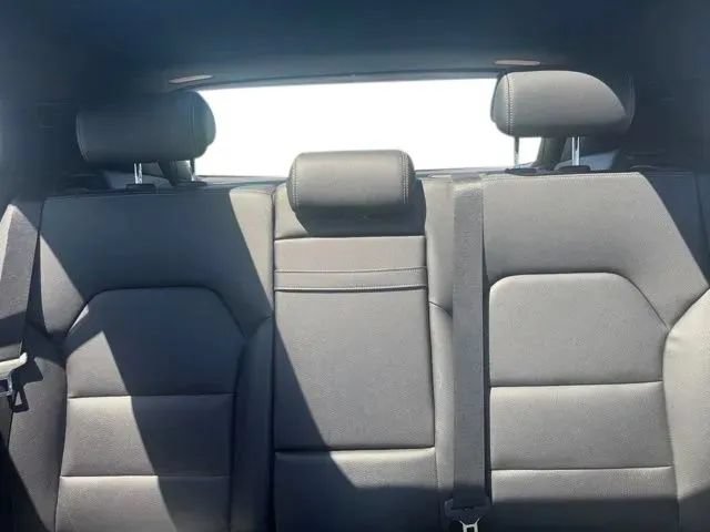 Used 2021 Mercedes-Benz GLA 250 4MATIC image 15