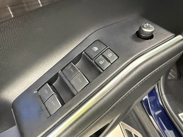 Used 2021 Toyota Highlander Limited FWD image 28