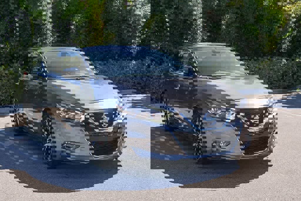 Used 2018 Nissan Maxima Platinum image 3