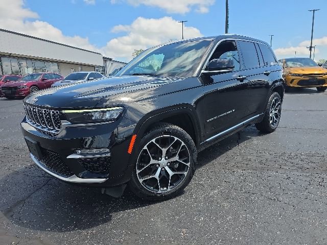 Used 2023 Jeep Grand Cherokee Summit AWD/4WD image 2
