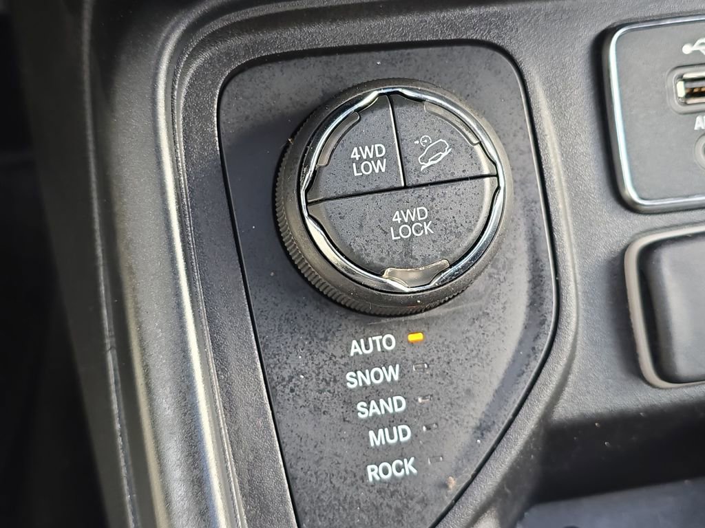 Used 2018 Jeep Compass Trailhawk w/ Leather Interior Group image 18