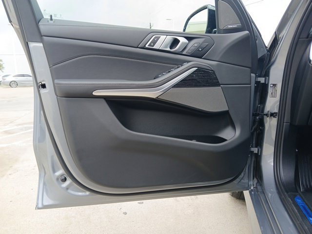New 2026 BMW X5 xDrive40i w/ M Sport Package AWD/4WD image 18