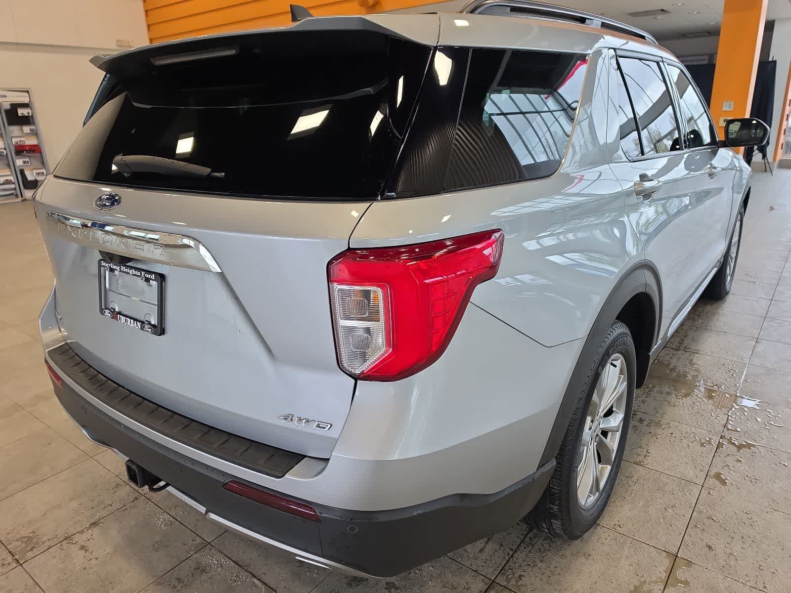 Used 2023 Ford Explorer XLT w/ Equipment Group 202A AWD/4WD image 8
