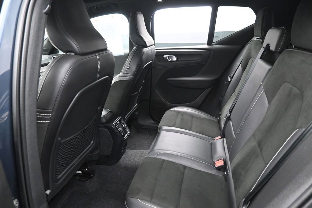 Used 2022 Volvo XC40 P8 Recharge Plus AWD/4WD image 21