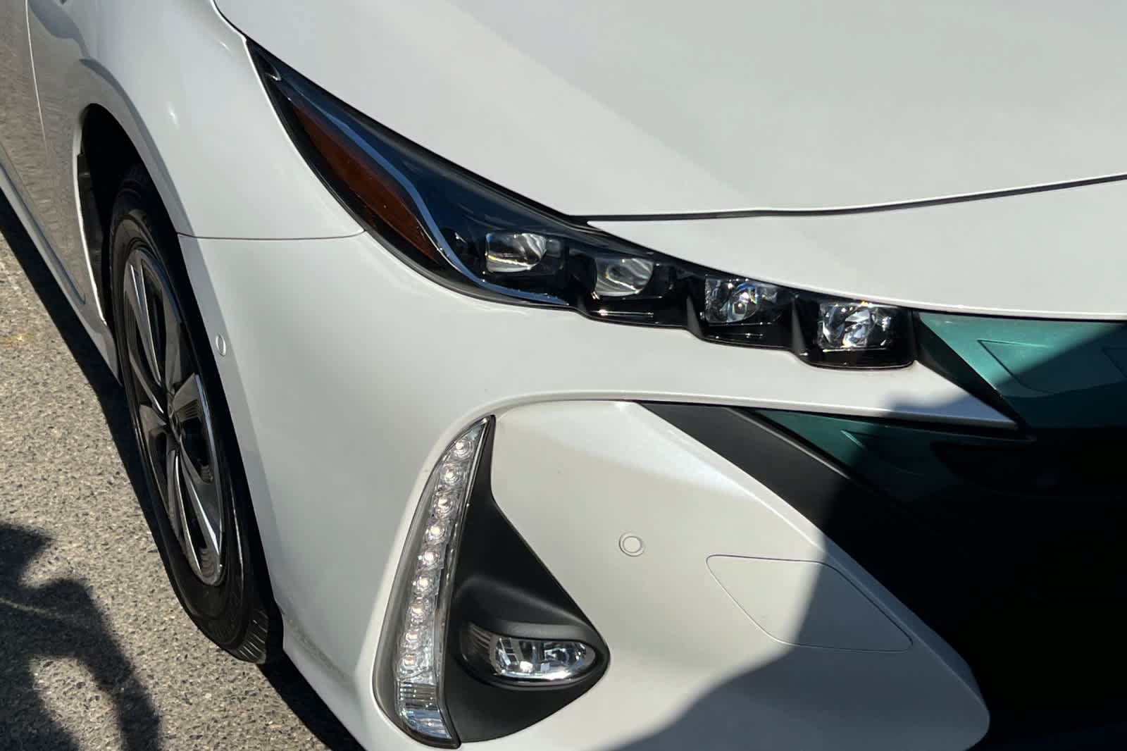 Used 2017 Toyota Prius Prime Advanced FWD image 14