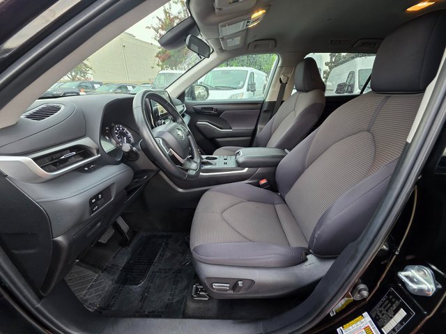 Used 2024 Toyota Highlander LE image 15