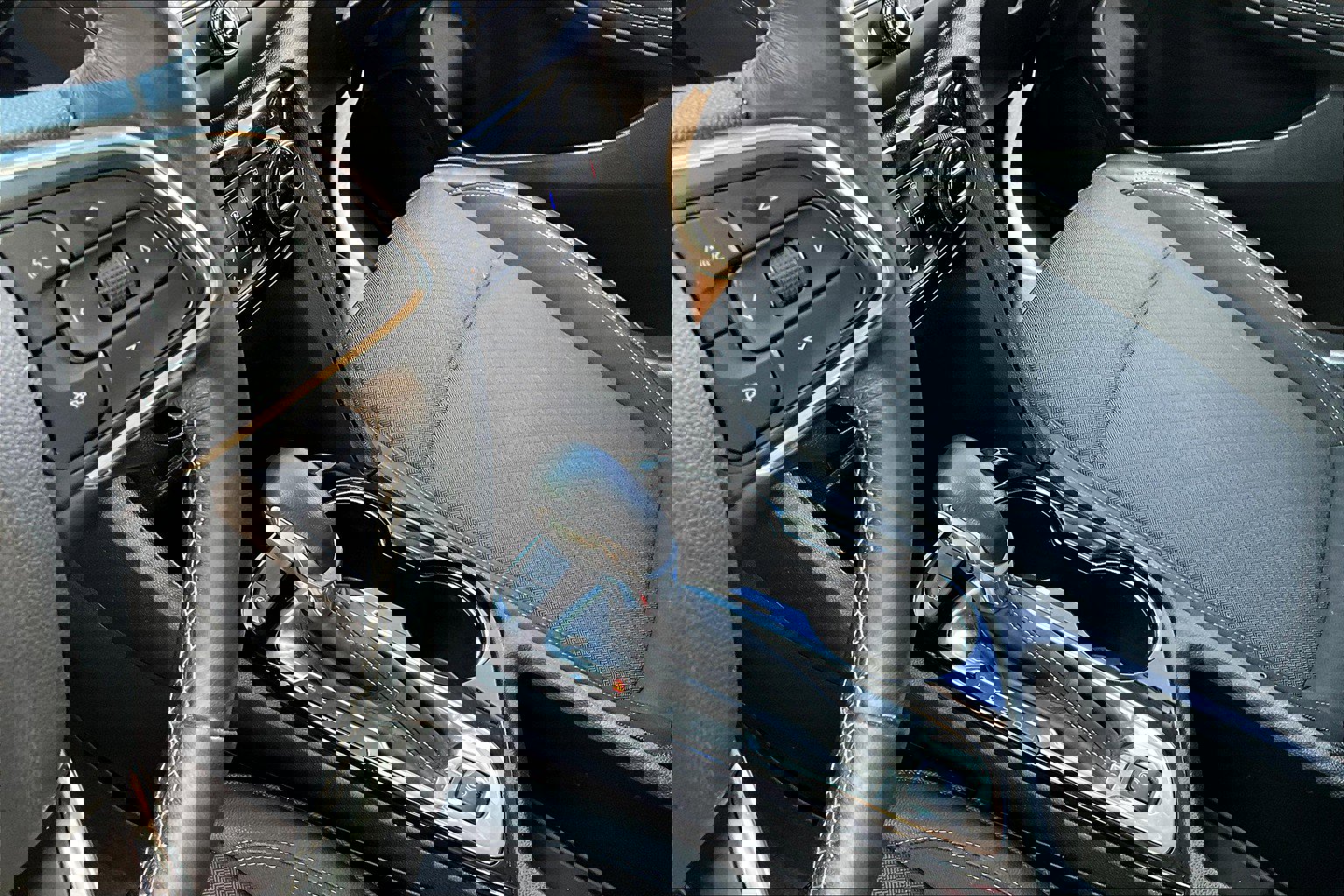 Used 2021 Buick Encore GX Select image 15