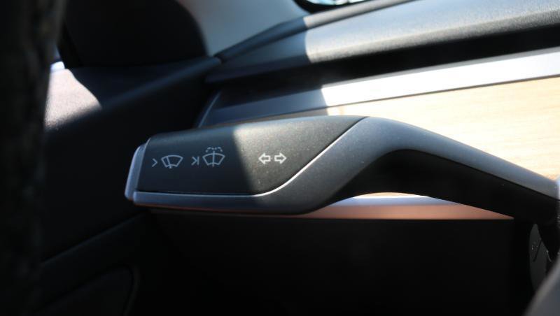 Used 2020 Tesla Model 3 Standard Range RWD image 13