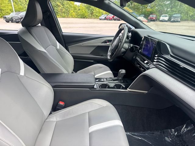 Certified 2025 Toyota Camry SE w/ Convenience Package image 17