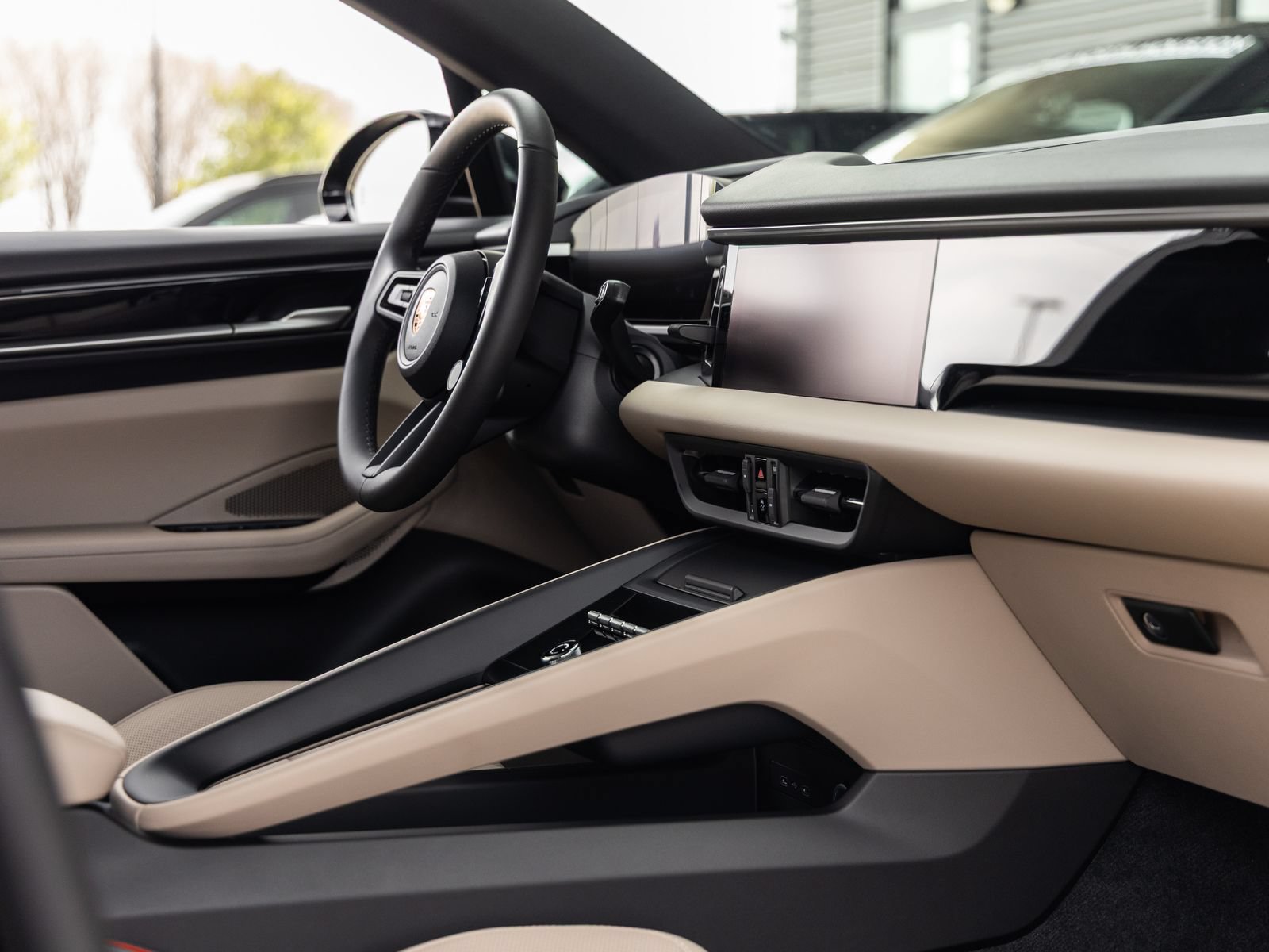 Certified 2025 Porsche Macan Electric RWD image 43