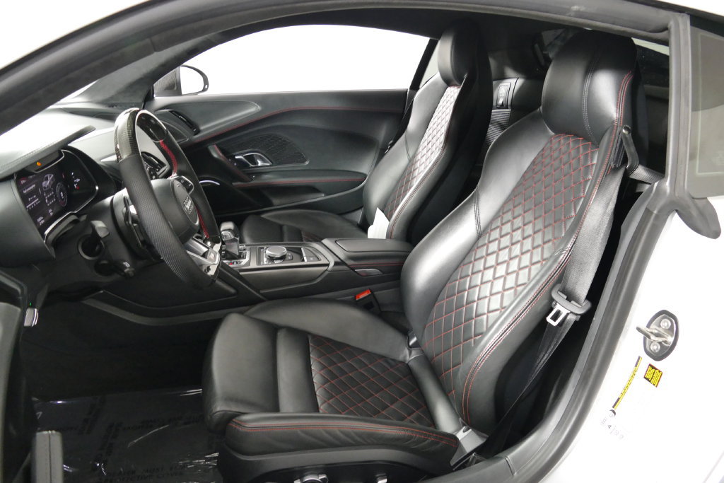 Used 2017 Audi R8 V10 w/ Carbon Exterior Package AWD/4WD image 16