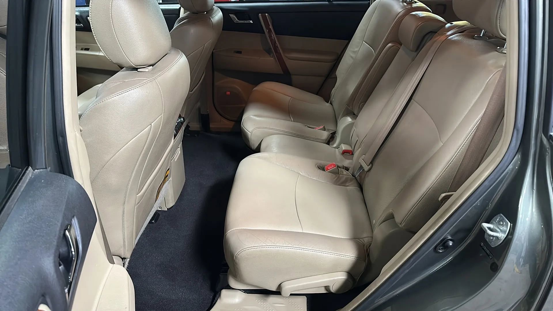 Used 2013 Toyota Highlander Limited image 11