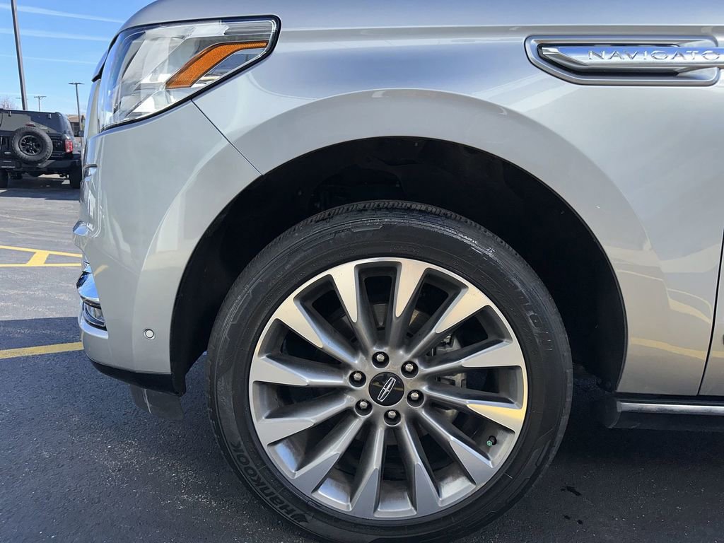 Certified 2020 Lincoln Navigator Reserve w/ Luxury Package image 19