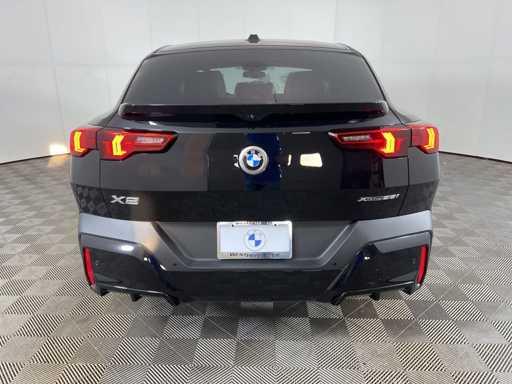 New 2026 BMW X2 xDrive28i AWD/4WD image 3