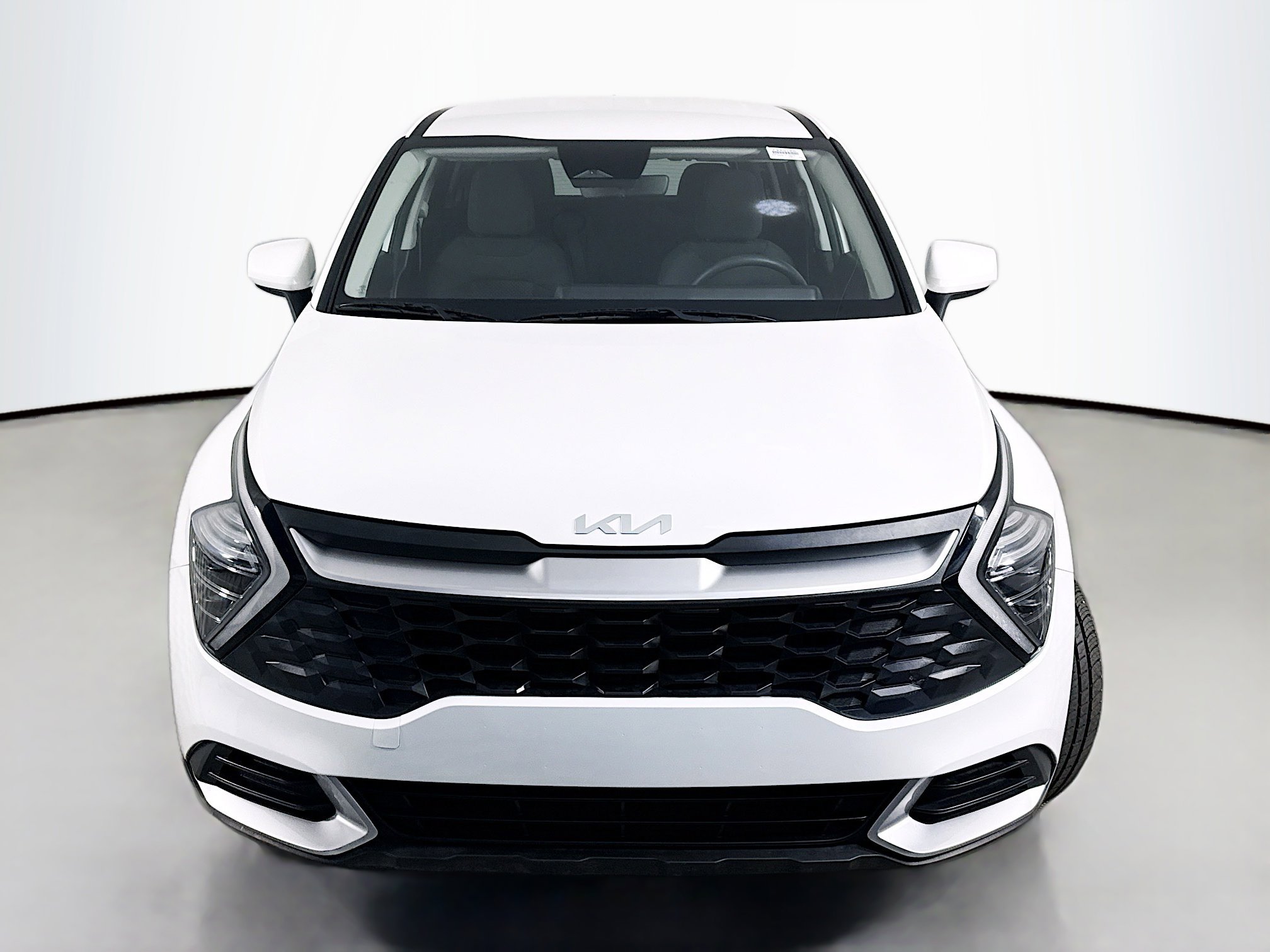 Used 2025 Kia Sportage LX image 2