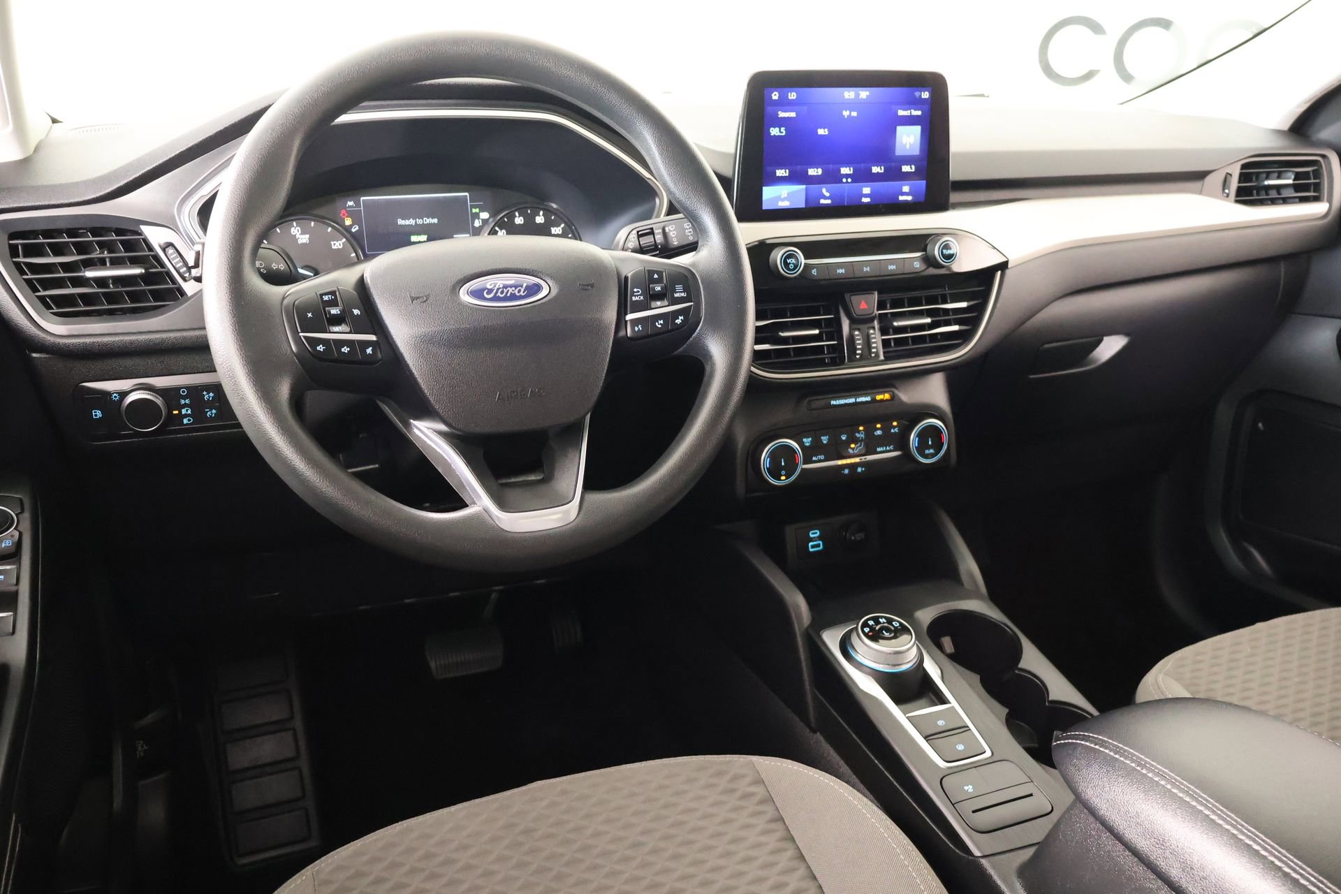Used 2022 Ford Escape SE FWD image 2
