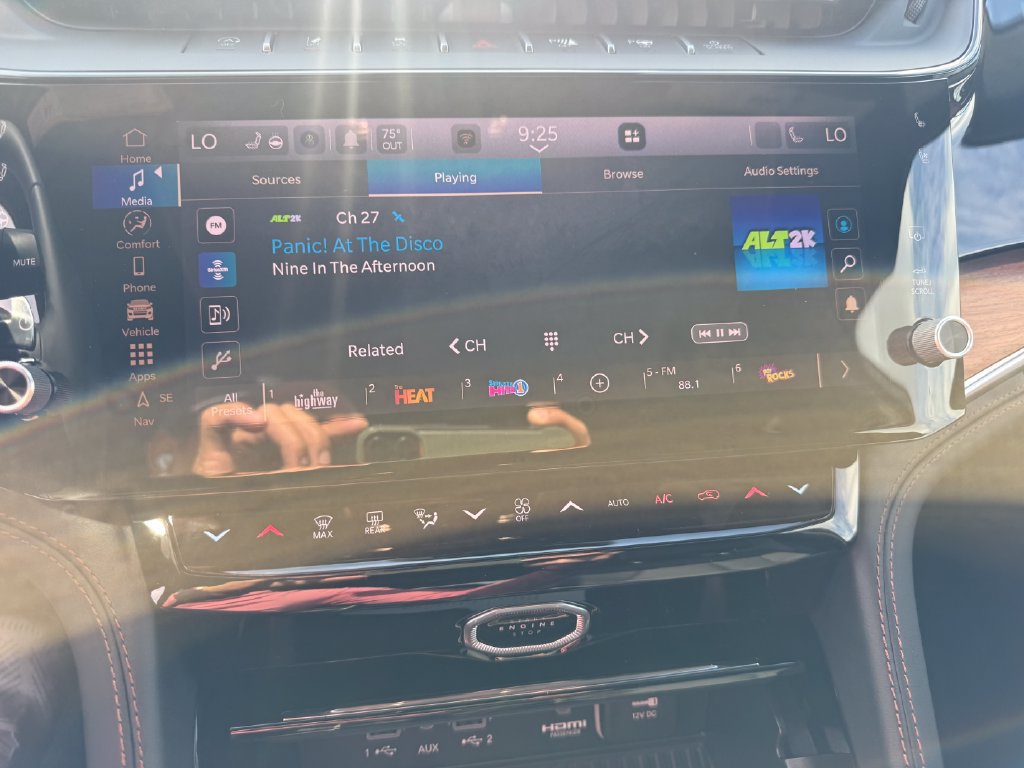 New 2027 Jeep Grand Cherokee Summit AWD/4WD image 12