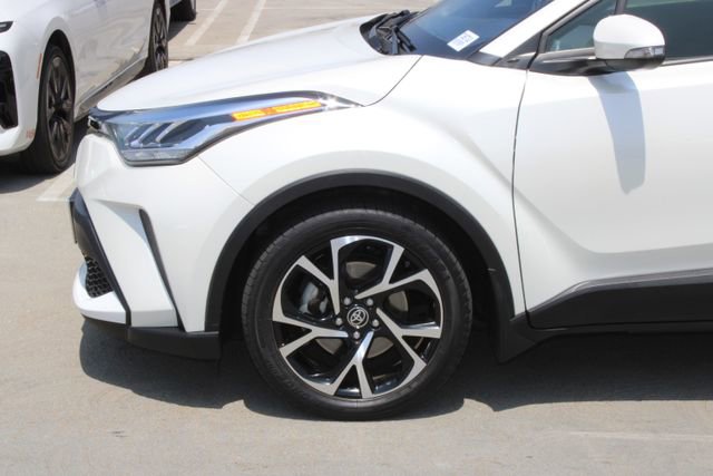 Used 2020 Toyota C-HR XLE FWD image 4