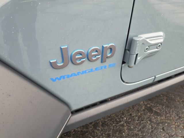 Used 2024 Jeep Wrangler Unlimited Rubicon 4xe w/ Capability Package image 16