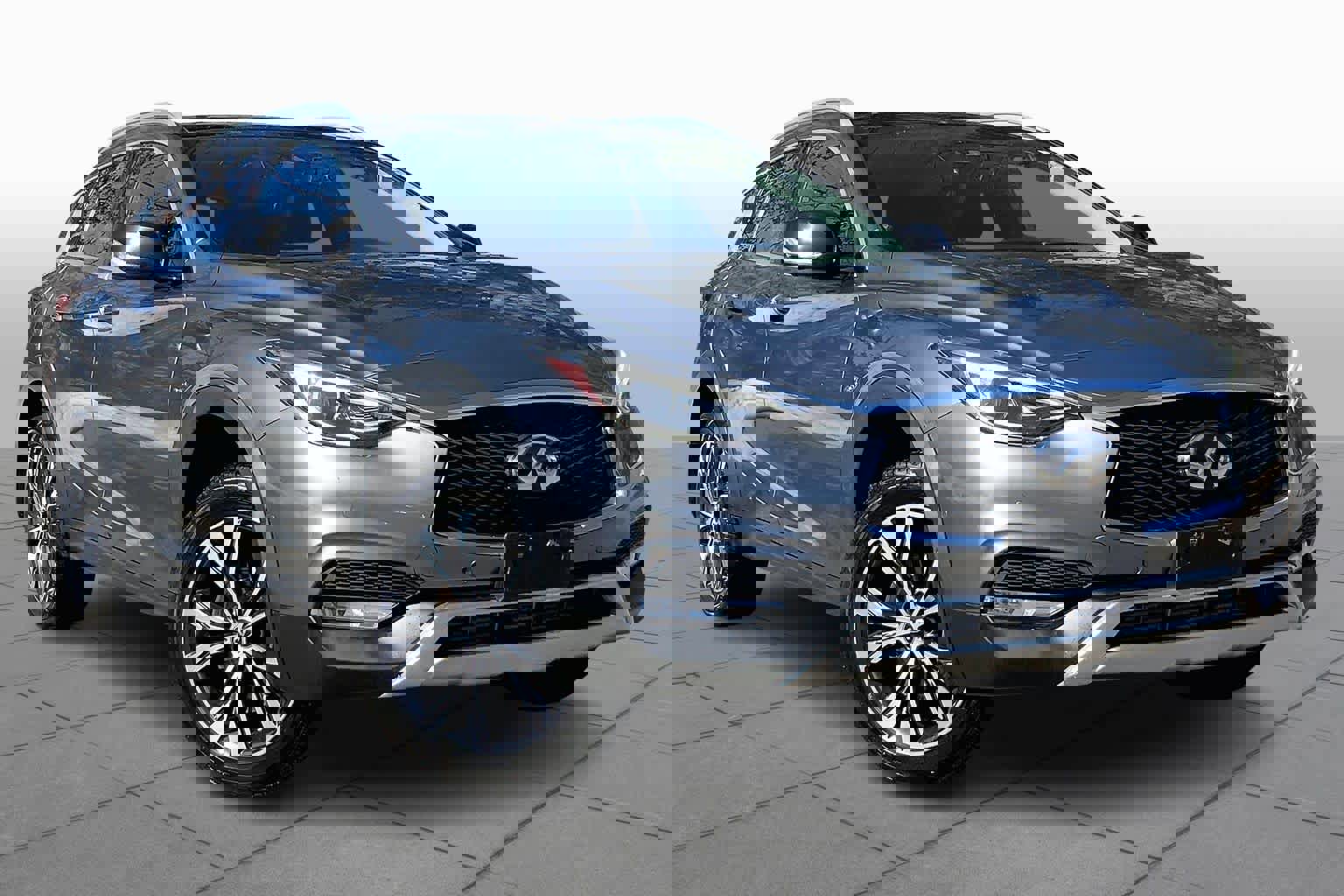 Used 2019 INFINITI QX30 AWD w/ Proassist Package image 2