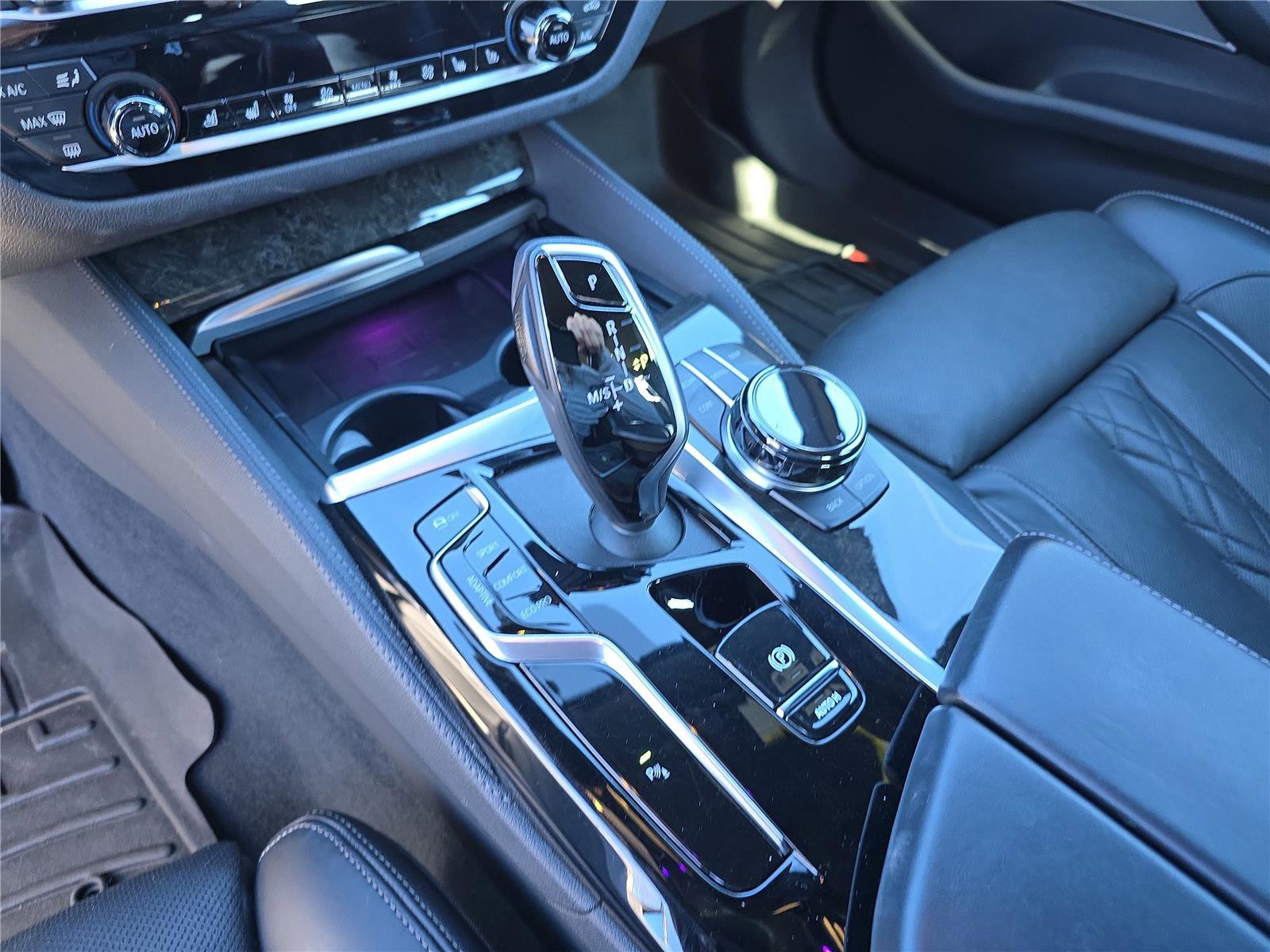 Used 2023 BMW M550i xDrive w/ Executive Package image 28