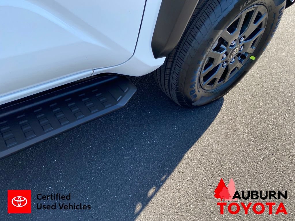 Certified 2025 Toyota 4Runner SR5 AWD/4WD image 11