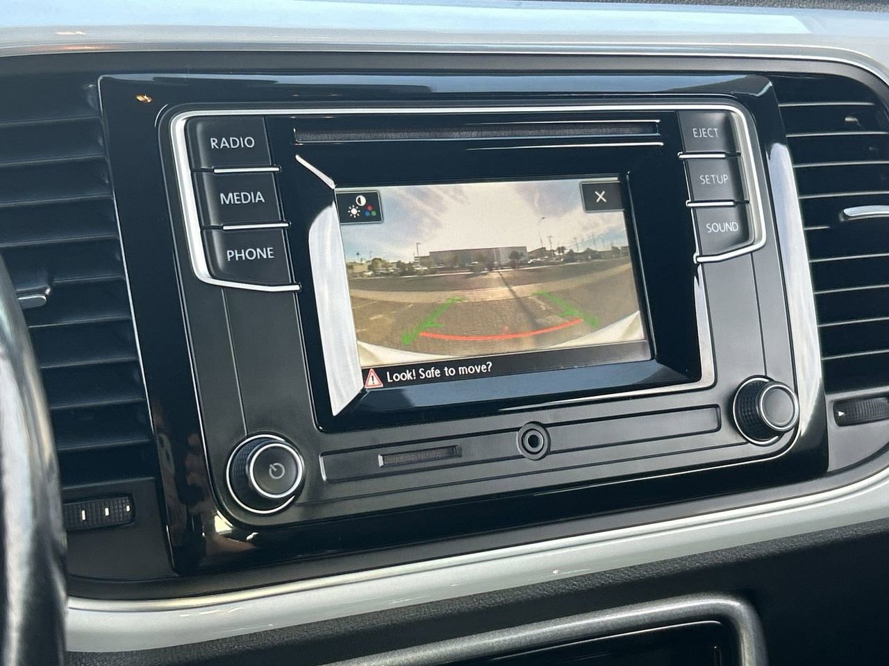 Used 2017 Volkswagen Beetle 1.8T FWD image 24