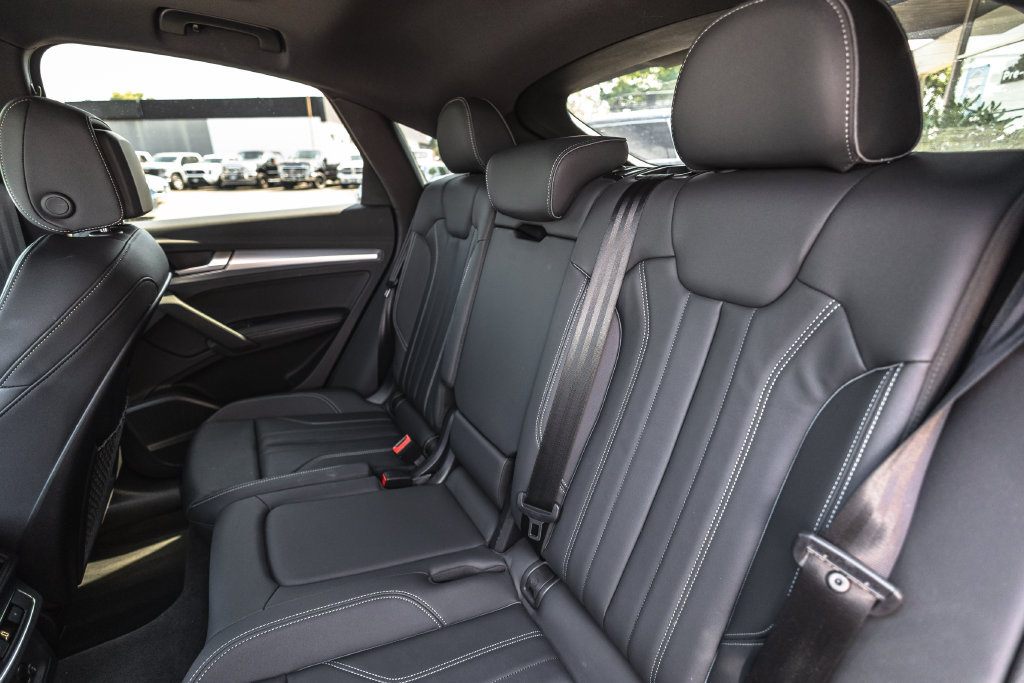 Used 2024 Audi Q5 2.0T Premium Plus w/ Premium Plus Package AWD/4WD image 24