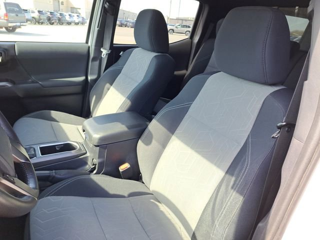 Used 2020 Toyota Tacoma TRD Sport w/ Technology Package image 5