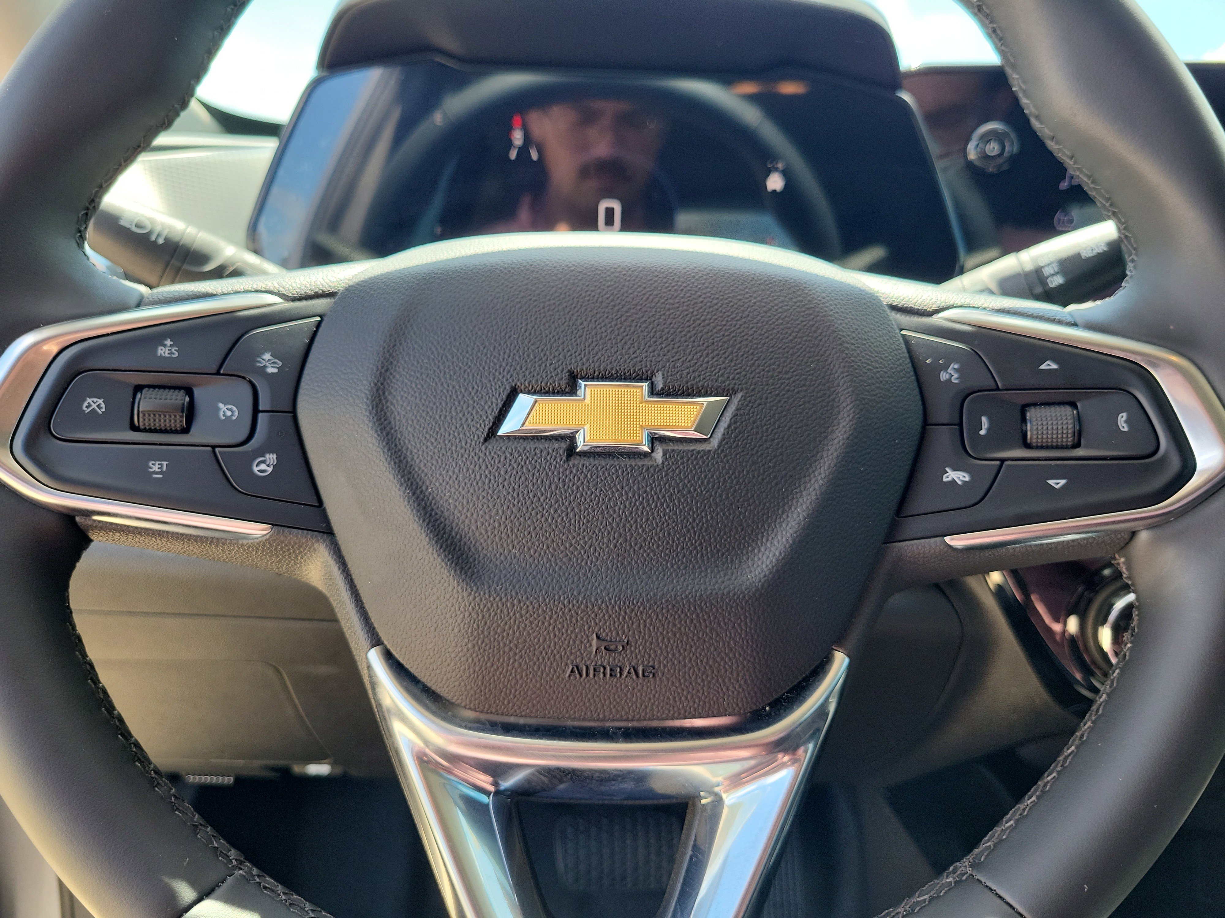 Used 2025 Chevrolet Trax LT w/ Driver Confidence Package image 18