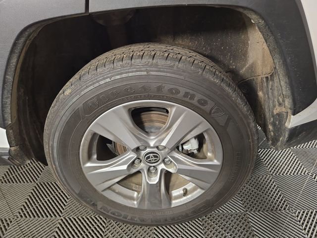 Used 2025 Toyota RAV4 XLE image 11