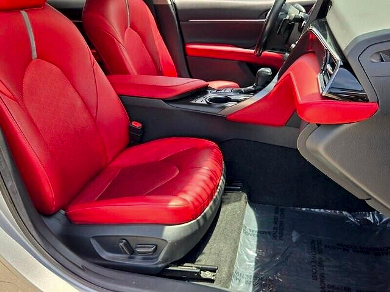 Used 2021 Toyota Camry XSE w/ Navigation Package FWD image 15