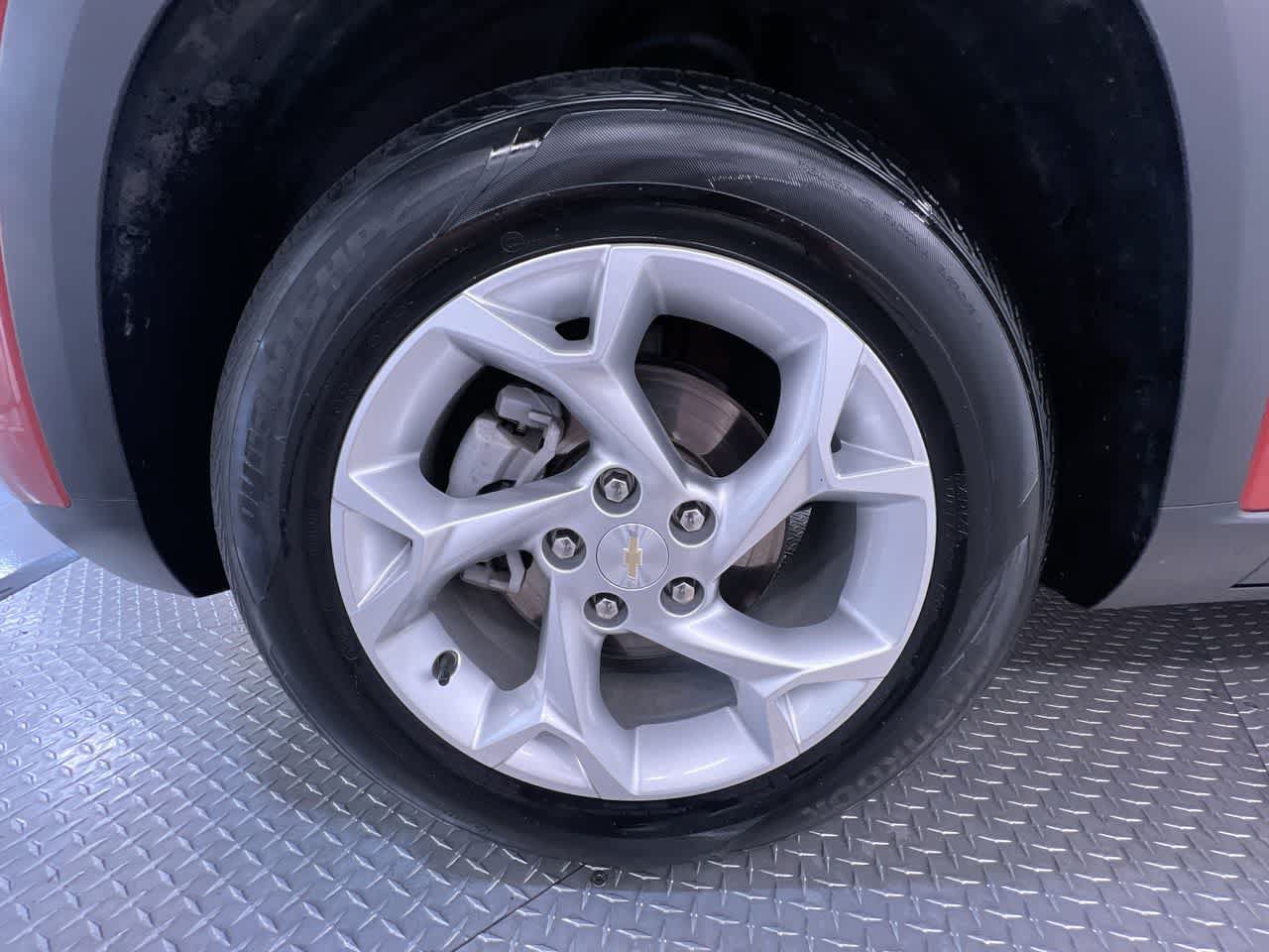 Used 2024 Chevrolet Trax LS w/ LS Convenience Package FWD image 10