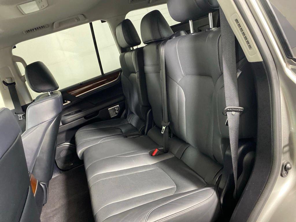 Used 2021 Lexus LX 570 4WD w/ Luxury Package image 14