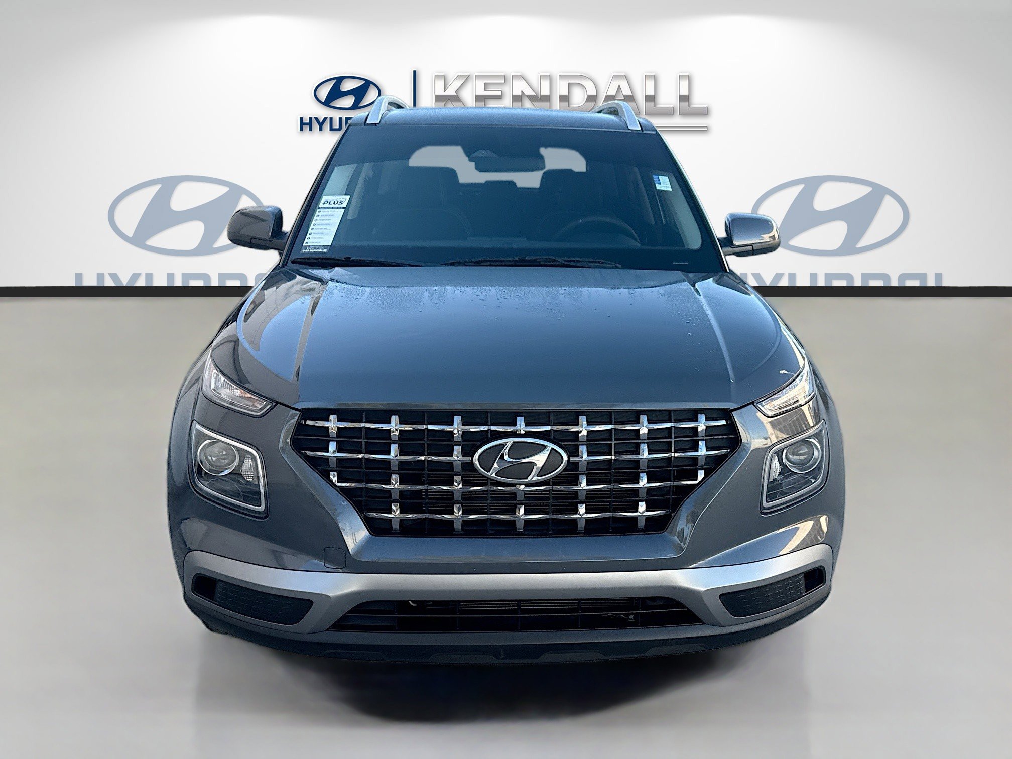 Used 2023 Hyundai Venue SEL image 2