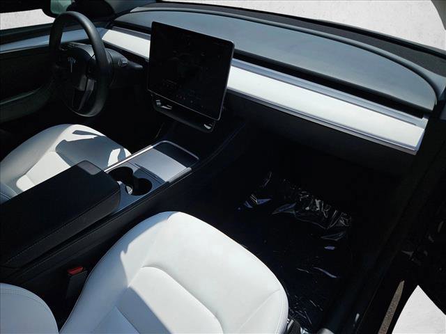 Used 2024 Tesla Model Y 2WD image 21