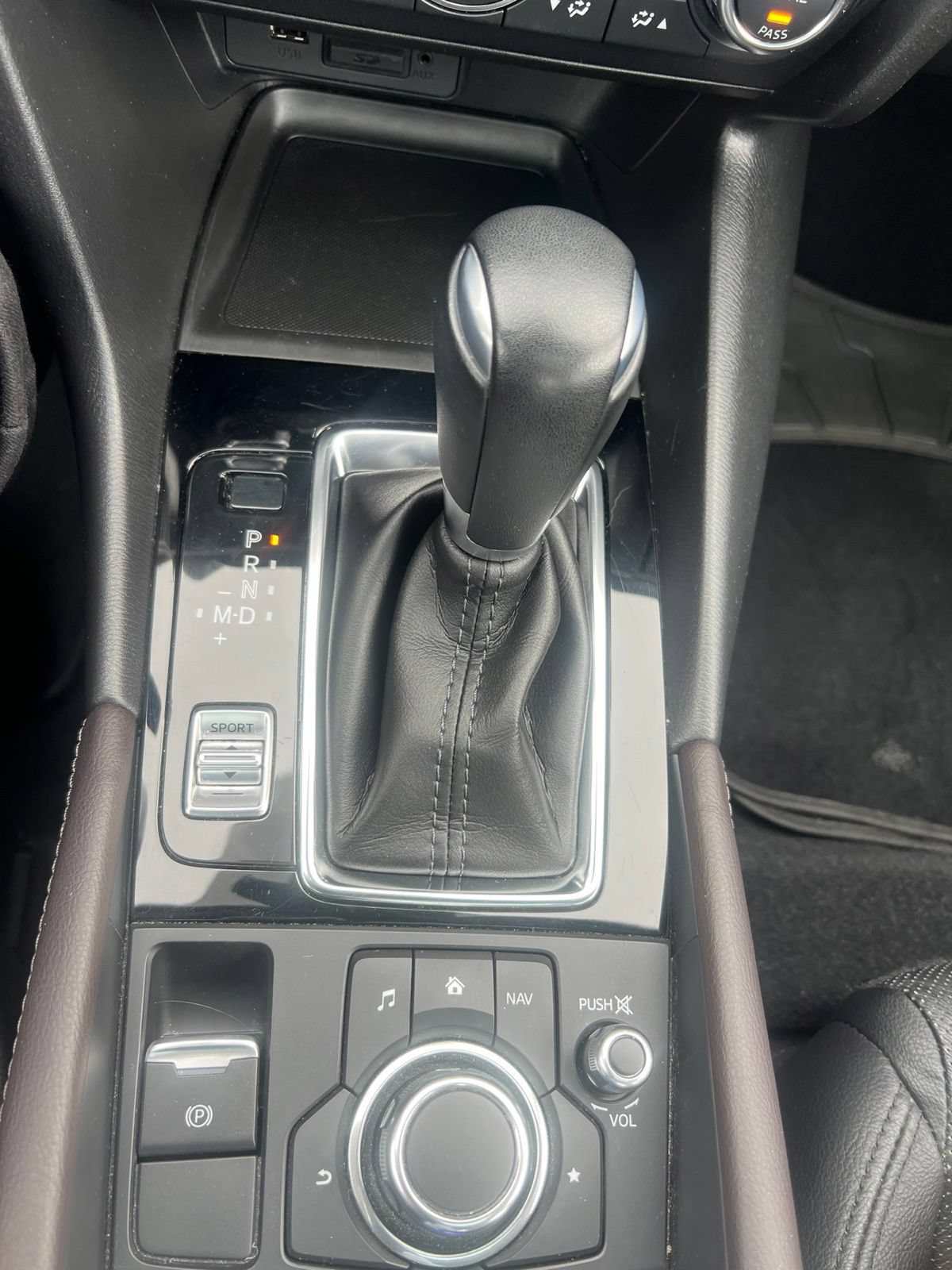 Used 2017 MAZDA MAZDA3 Grand Touring w/ Premium Equipment Package FWD image 14